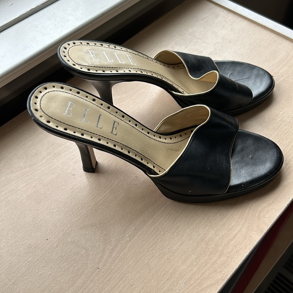 Ladies shoes - Picture 2 of 5